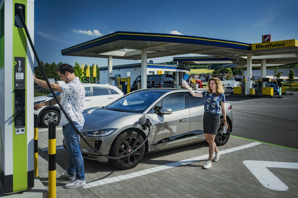 Europe draws up an ambitious plan for EV charging and hydrogen infrastructure