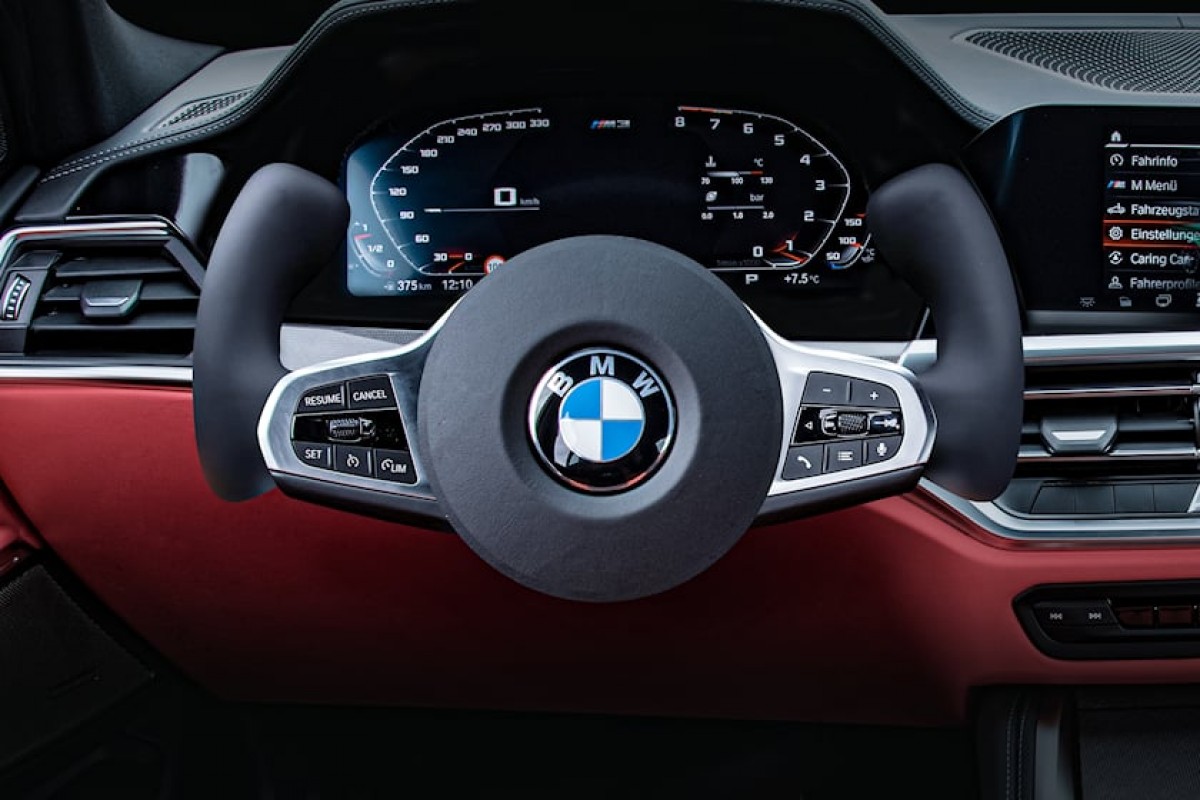 BMW decided that yoke is not revolutionary enough