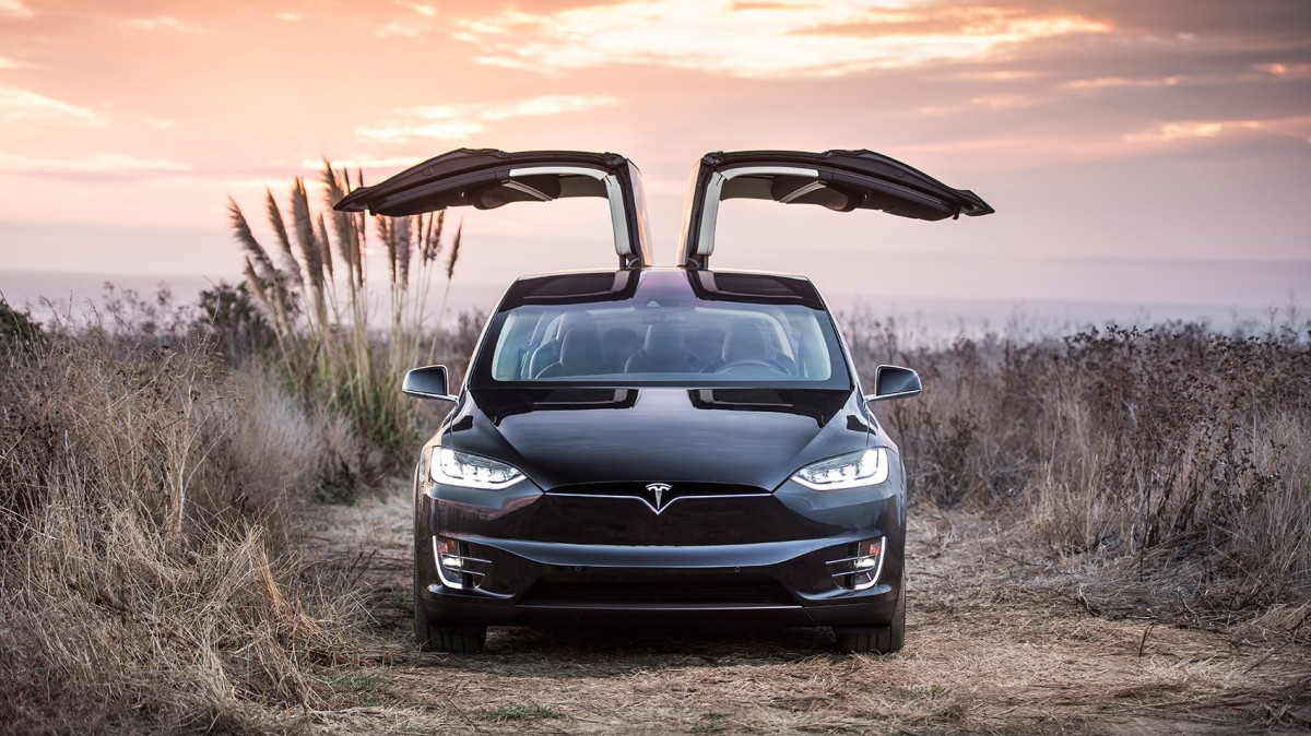 Telsa cuts prices on Model S and X, the latter now qualifies for federal tax credit