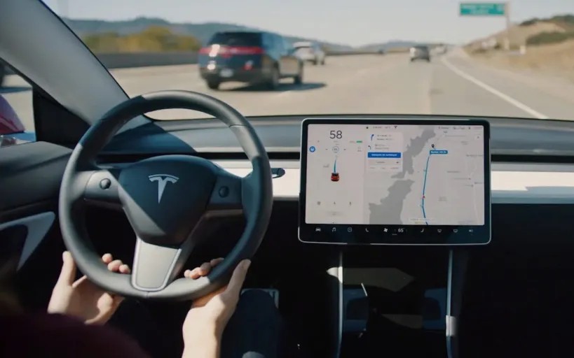 NHTSA заставляет Tesla выпустить обновление автопилота из-за нарушений безопасности