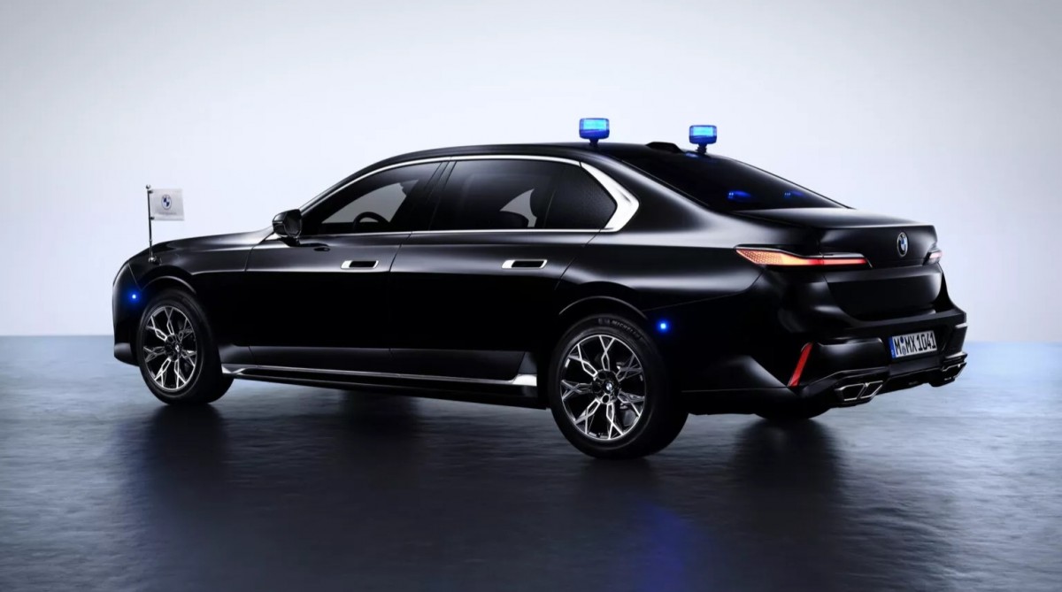 BMW's electric i7 armored sedan: safe, secure, and a bit sluggish