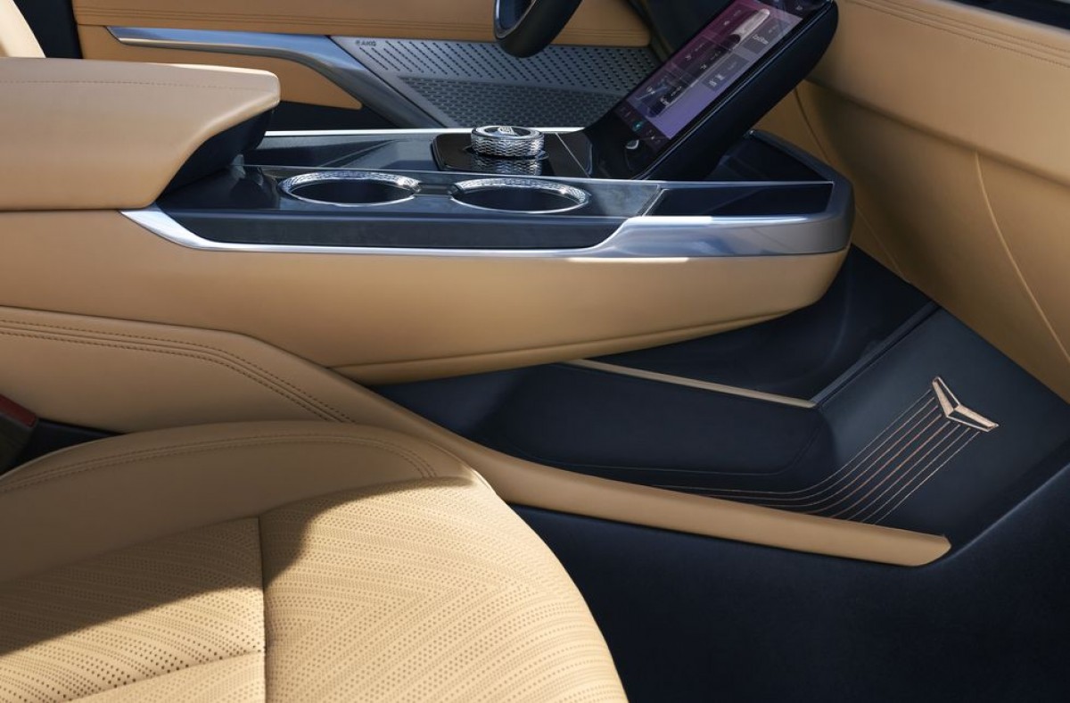 The 2025 Cadillac Escalade IQ: electric grandeur meets reality - ArenaEV