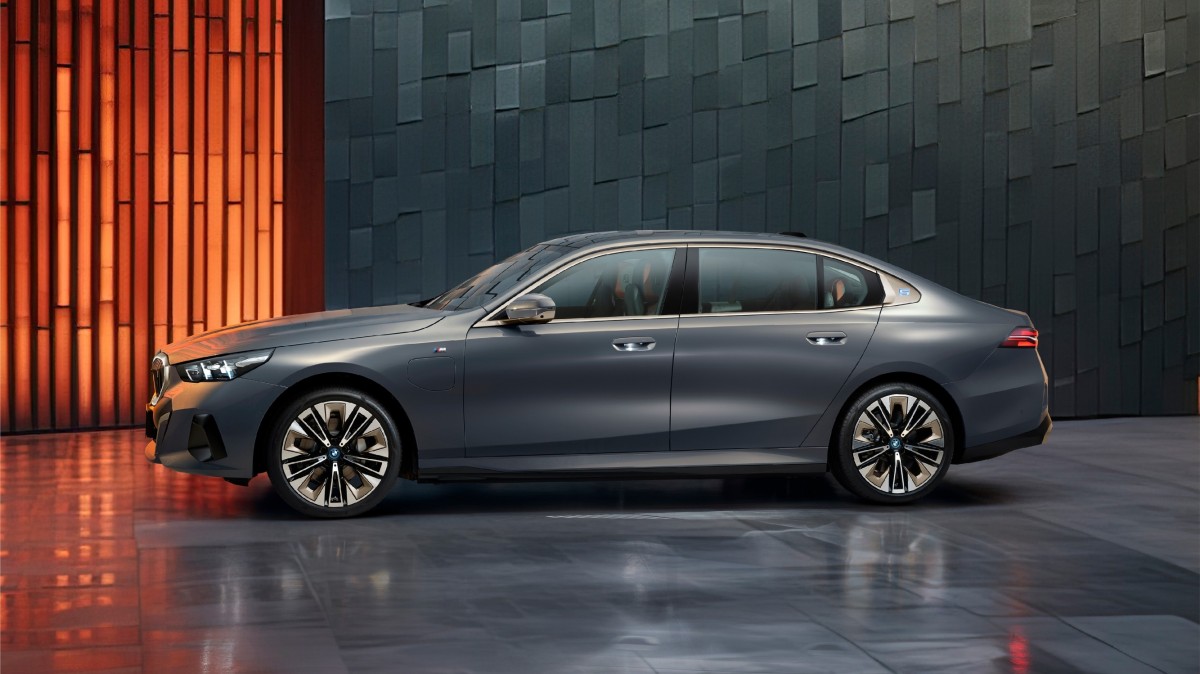 Tailored for China, by China - Chinese BMW i5 gets longer wheelbase version