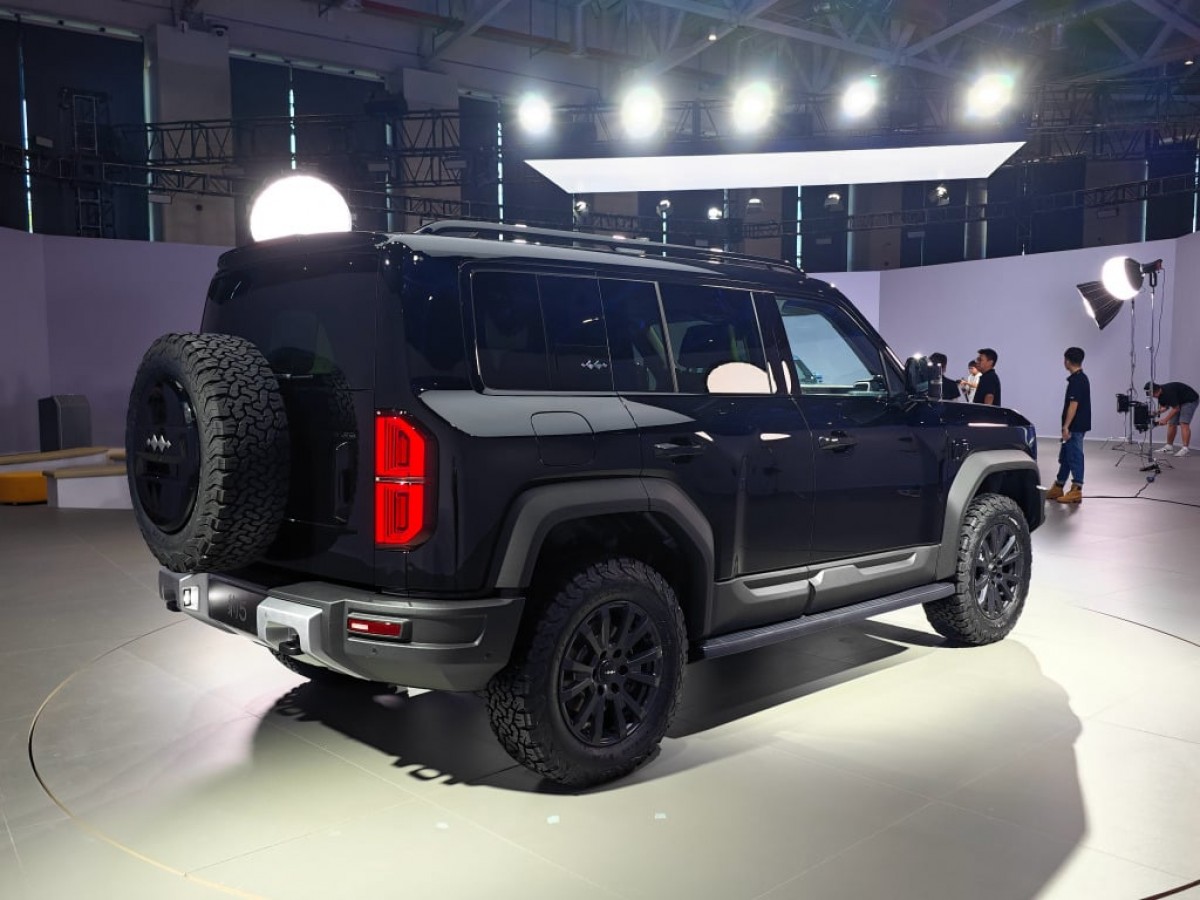 Fang Cheng Bao Leopard 5 is a Chinese SUV with global dreams