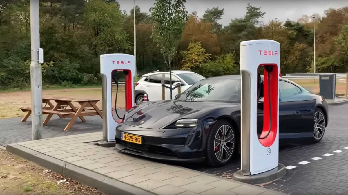 Tesla's European Supercharger network turns 10 and goes free for all