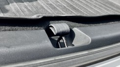 The rubber cover prevents your liner from damaging when carrying dirty and heavy objects.