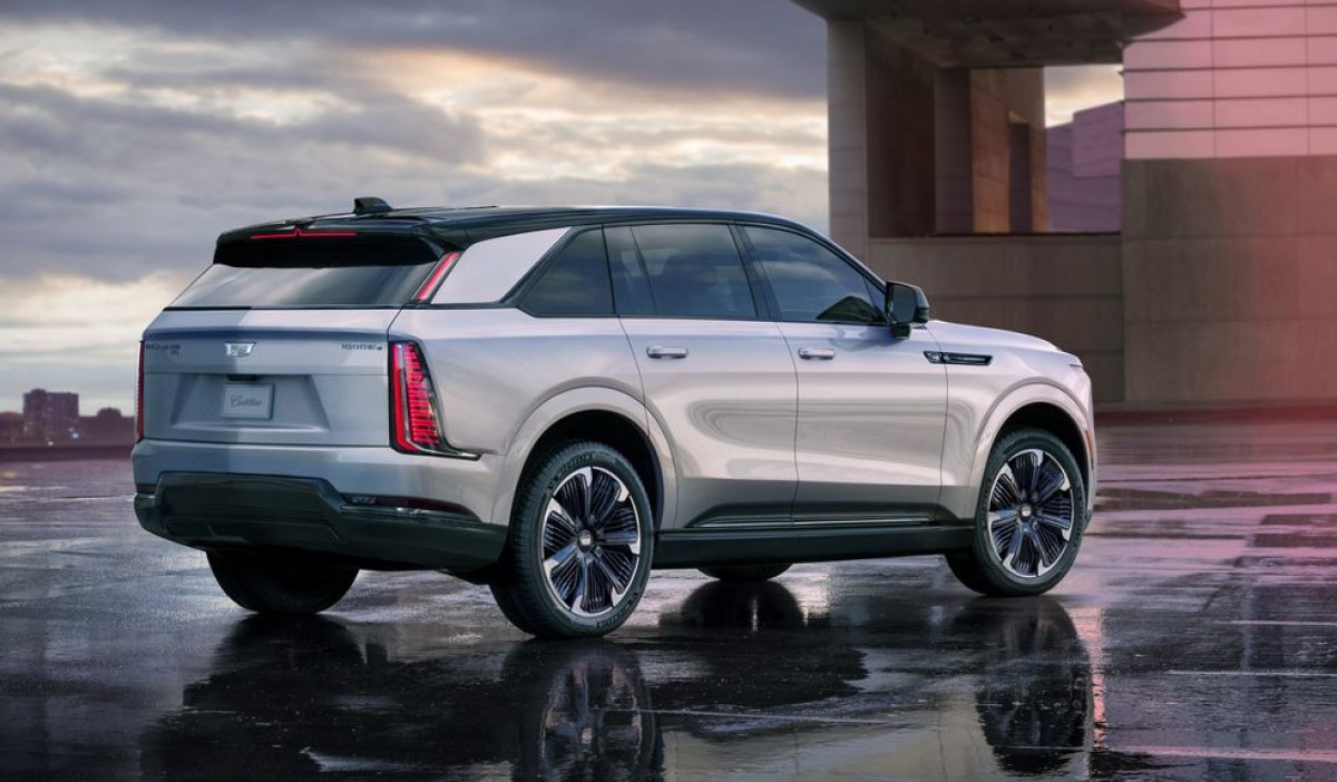 The 2025 Cadillac Escalade IQ: electric grandeur meets reality - ArenaEV