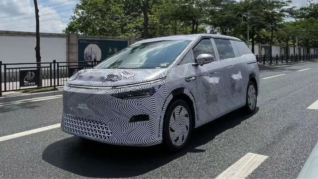 XPeng X9 spied &#8211; a most unconventional electric MPV
