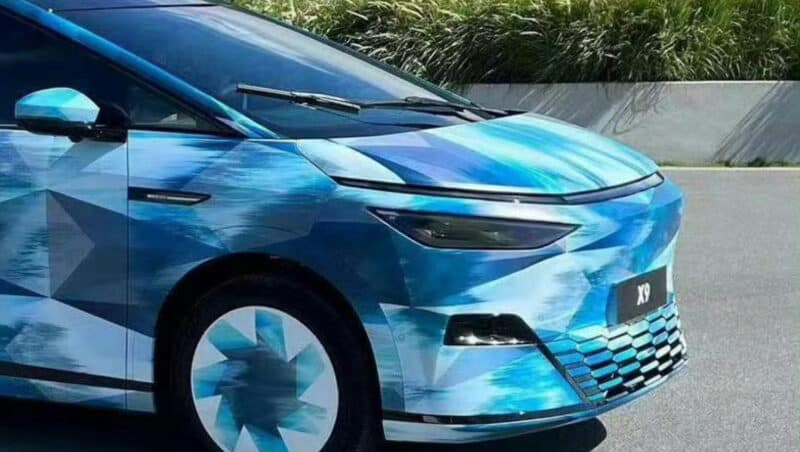 XPeng X9 spied &#8211; a most unconventional electric MPV