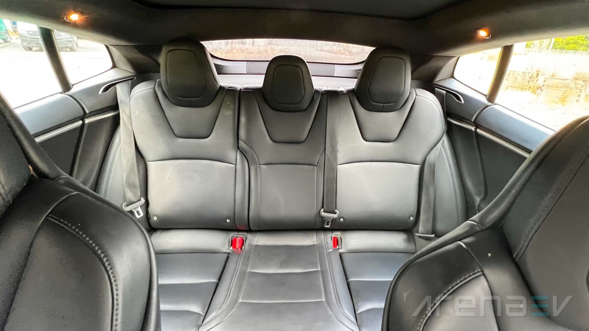 Tesla updates Model S interior with new back seats