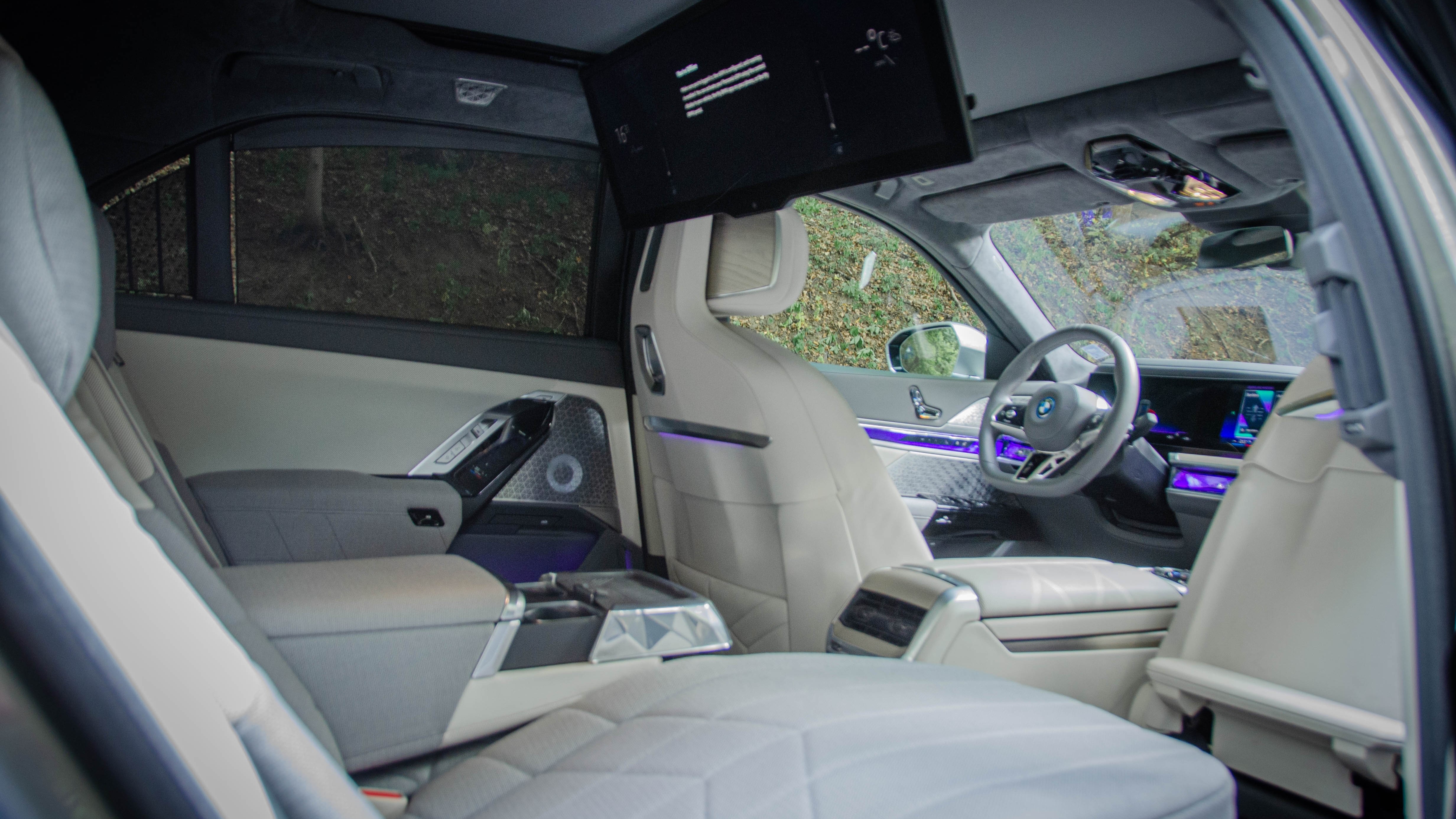 BMW i7 xDrive60 レビュー