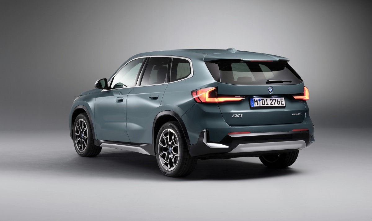 BMW unveils its cheapest electric SUV yet - iX1 eDrive20 - ArenaEV