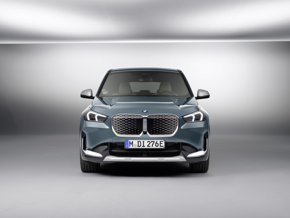 BMW unveils its cheapest electric SUV yet - iX1 eDrive20 - ArenaEV