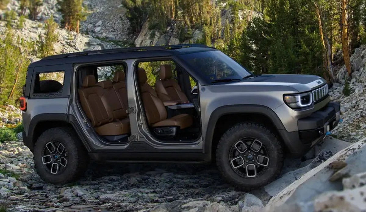 Introducing the Jeep Recon, nearly 600 hp electric go-anywhere SUV