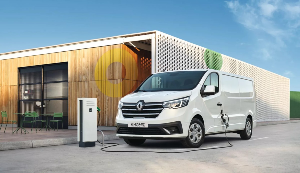 Renault unveils new Trafic Van E-Tech electric with improved range