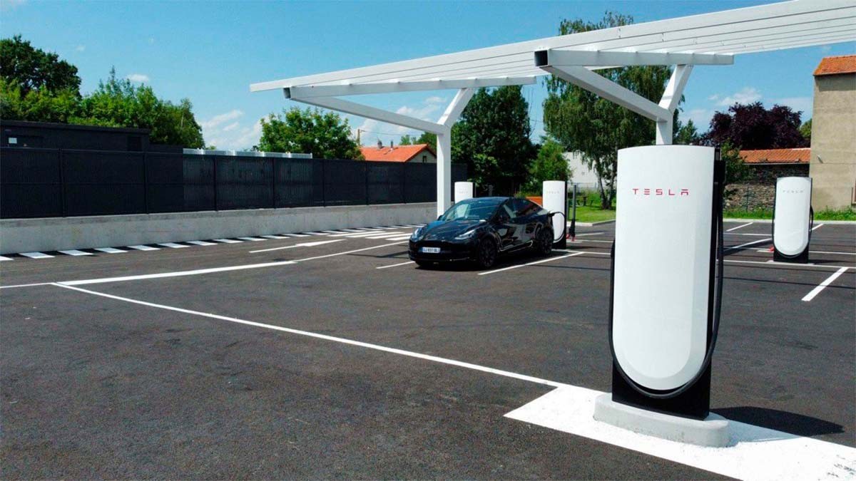 Tesla bags ${{150}} million of European grants for Supercharger expansion