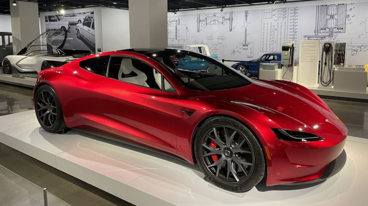 The future belongs to the new Tesla Roadster