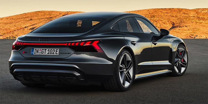Audi предлагает скидку 20 тысяч долларов на e-tron GT — достаточно ли этого, чтобы обогнать Tesla Model S Plaid?