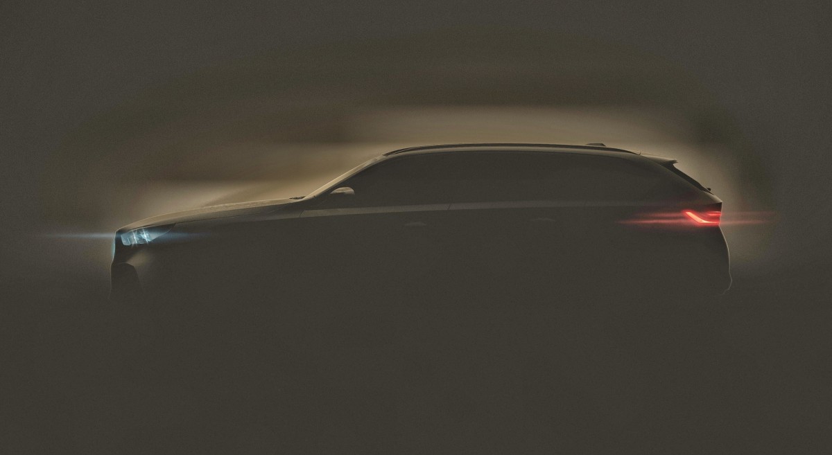 BMW teases the i5 Touring