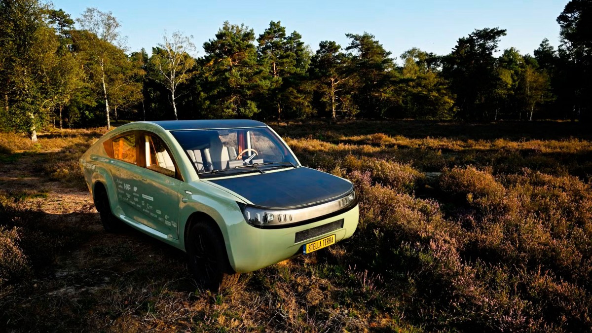 Stella Terra SUV goes on sun-powered safari across Morocco