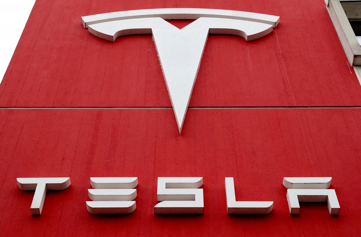 Tesla falls short in Q3 deliveries