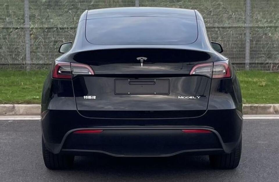 Начались поставки обновленной Tesla Model Y – в заявке MIIT указан дополнительный радар