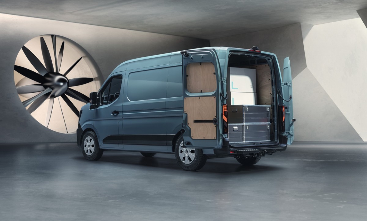 All-new Renault Master brings an EV version with 87 kWh battery