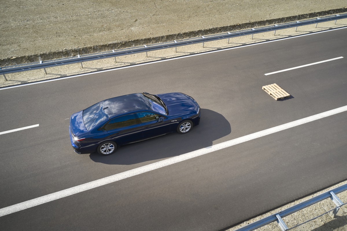 Следующей весной BMW 7 серии получит помощь при вождении 3-го уровня