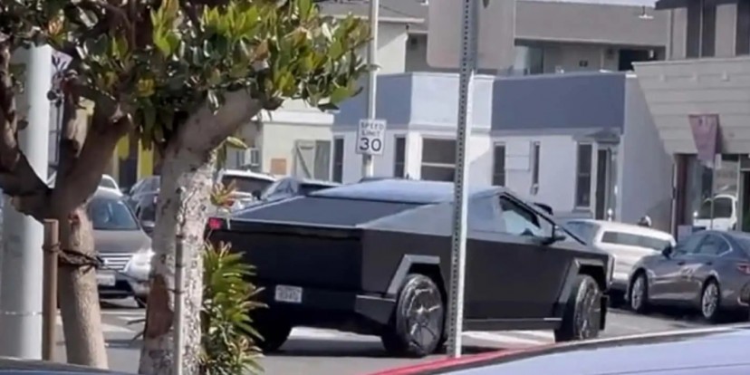 First ever Tesla Cybertruck in matte black spotted - ArenaEV