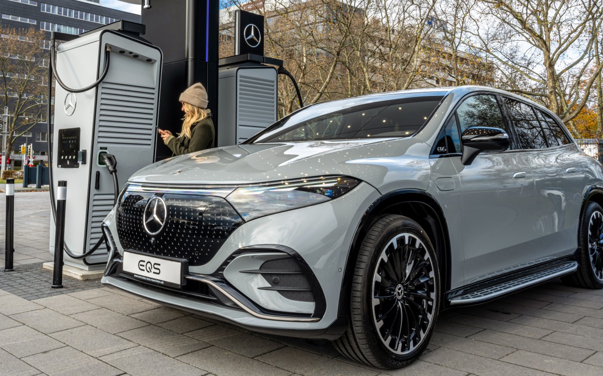 Mercedes starts building its fast-charging infrastructure in Canada