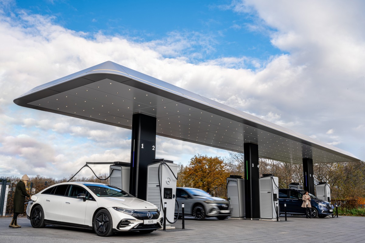 Mercedes opens its first own-brand charging hub in Europe
