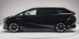 XPeng официально представляет электрический фургон X9 стоимостью 49 900 евро