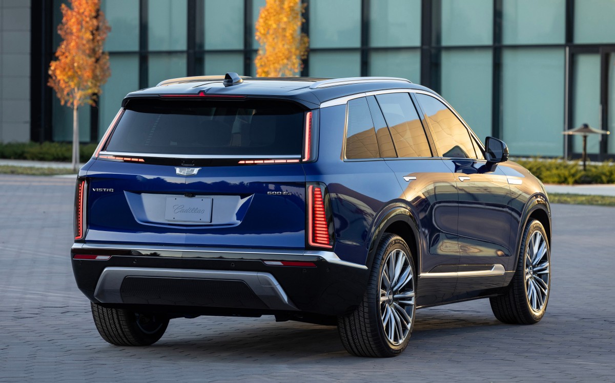 Cadillac Vistiq three-row SUV gets officially confirmed, here are the first pictures
