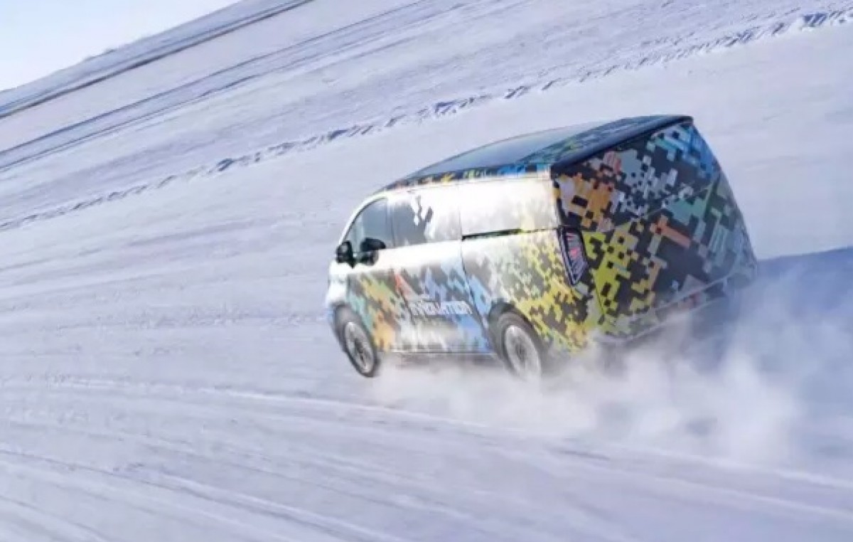 Geely's LEVC L380 electric MPV winter testing in China