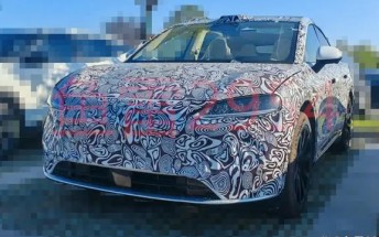Huawei and Chery's answer to Tesla Model Y - Luxeed S9 spotted in China