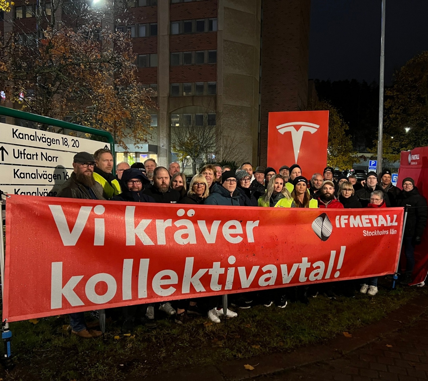 スウェーデン運輸労働組合、テスラに対する同情ストライキを宣言