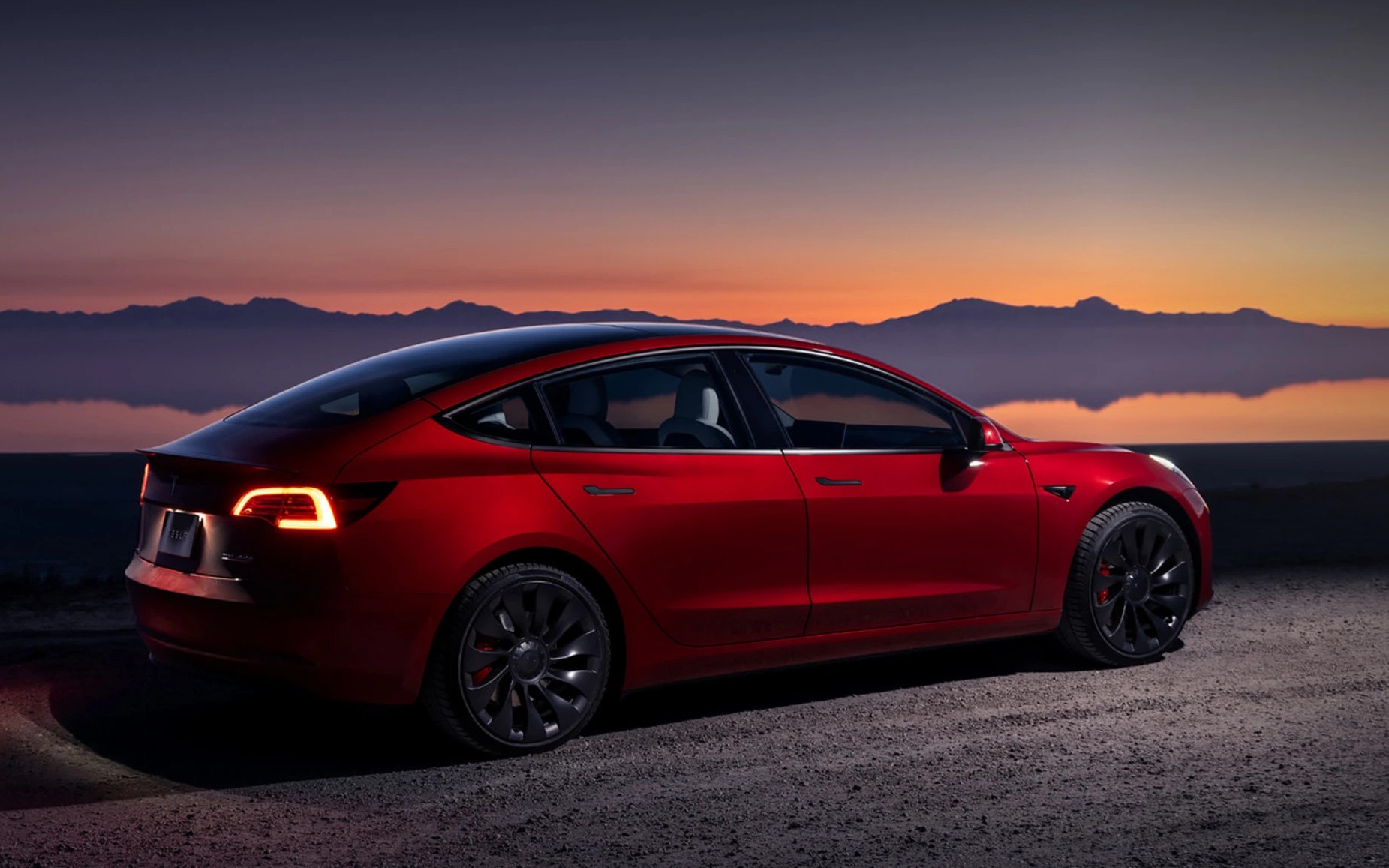 Tesla Model 3 RWD и Long Range получат только половину федеральной налоговой льготы США с 1 января
