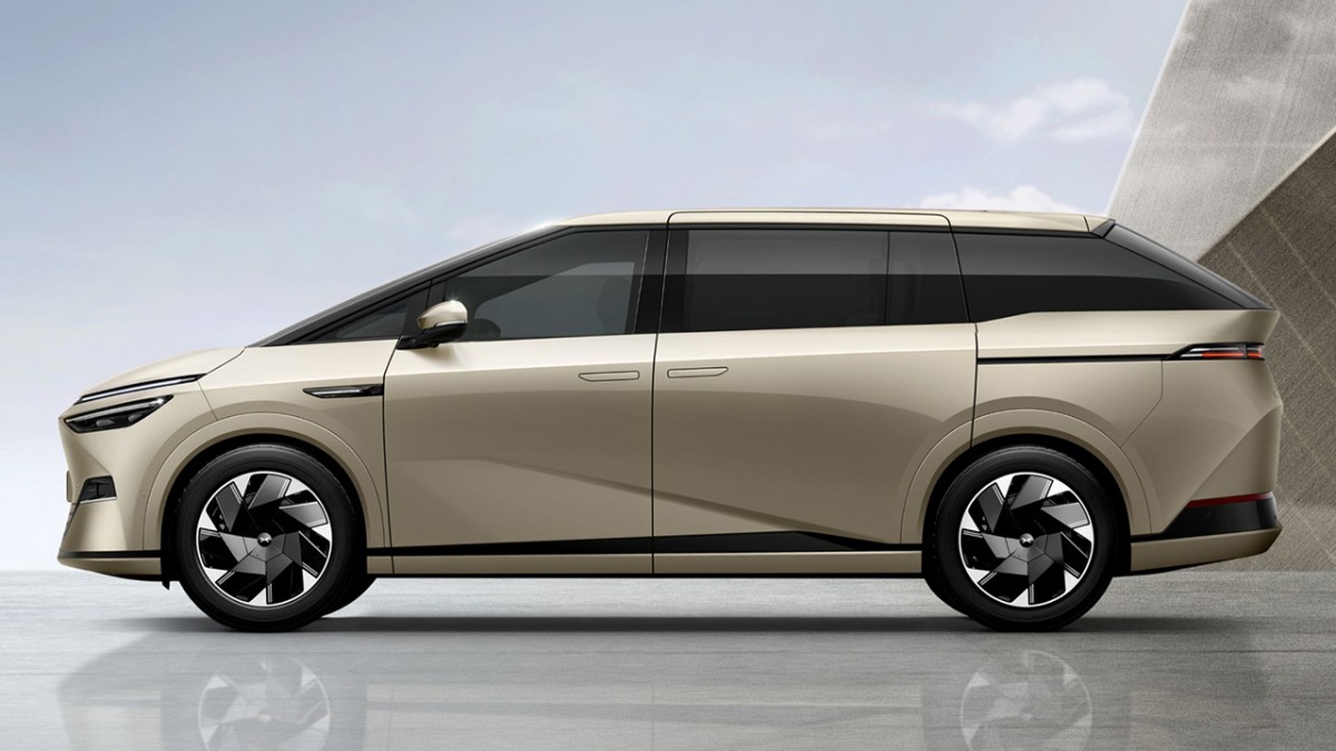 XPeng X9 MPV to officially launch on January 1 2024