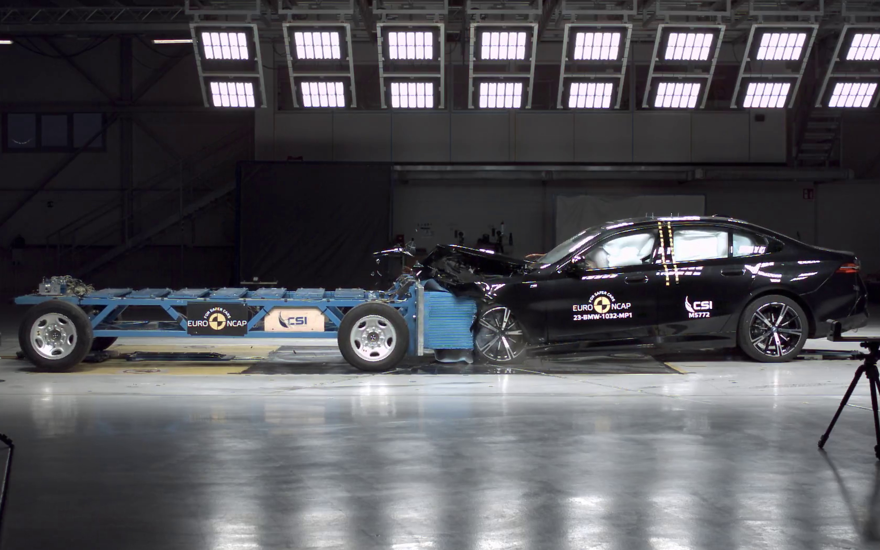BMW i5 がヨーロッパ、アメリカ、韓国で最高の安全性スコアを獲得