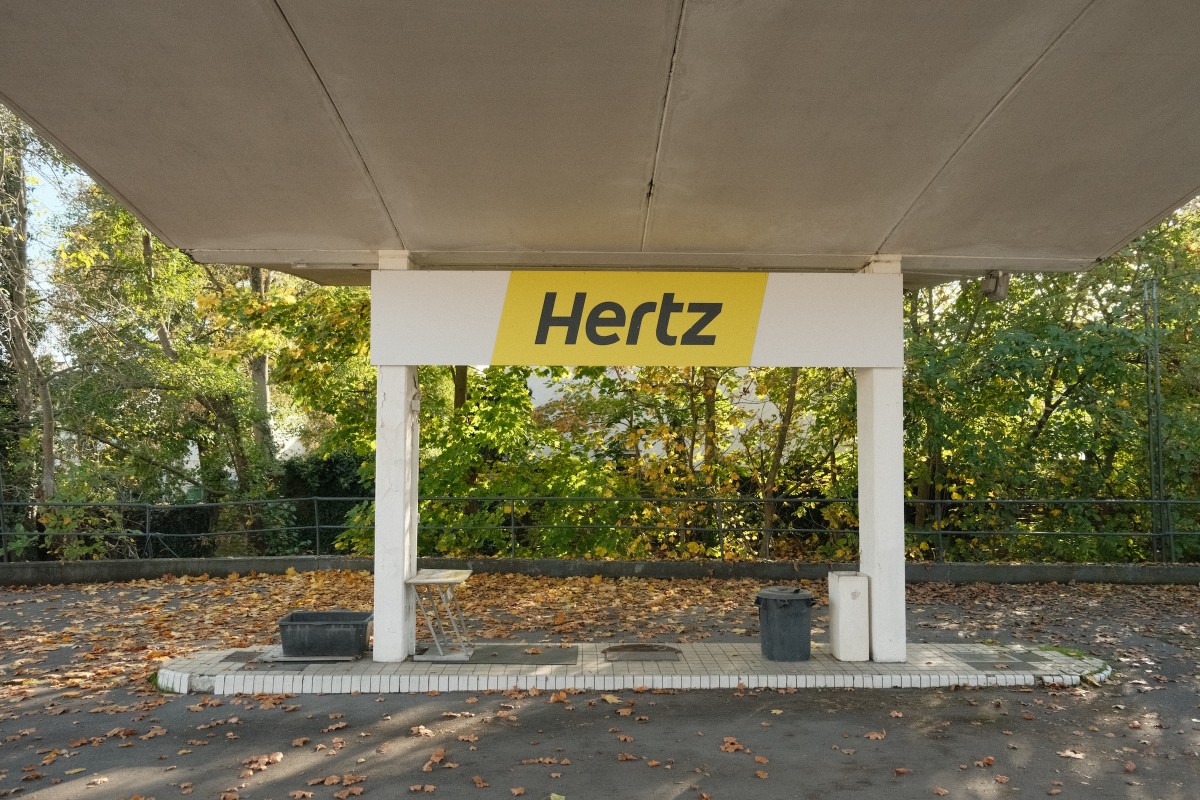 Hertz is getting rid of 20,000 EVs, using some of the money to buy ICE vehicles