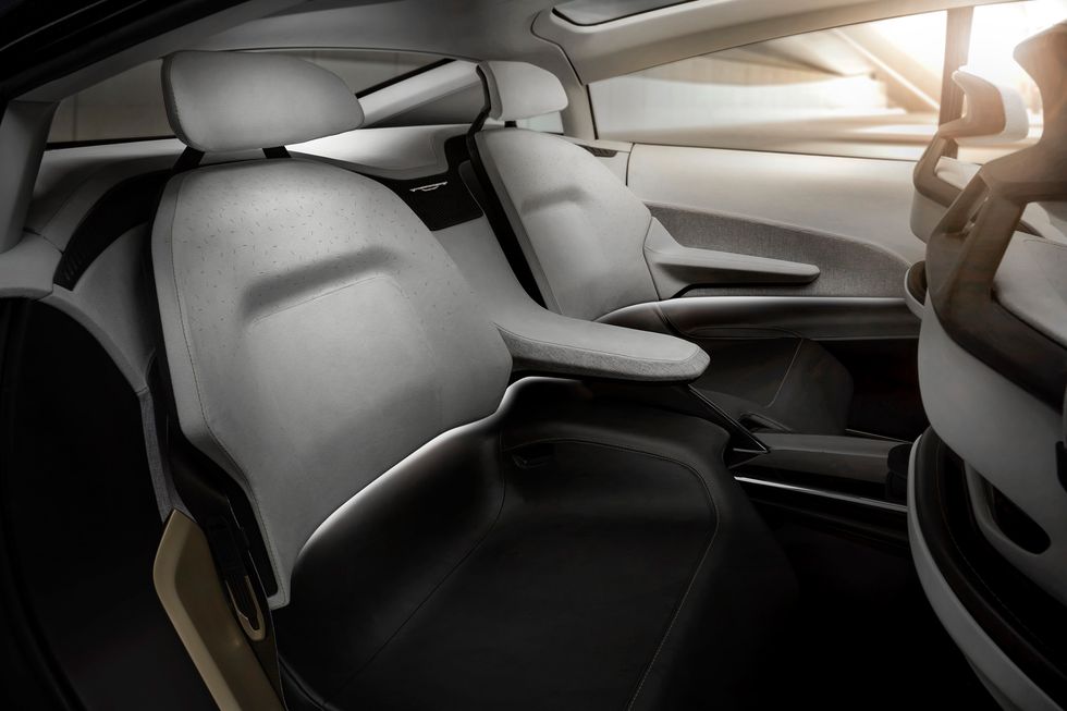 Chrysler представляет концепт Halcyon — взгляд в будущее электрических седанов