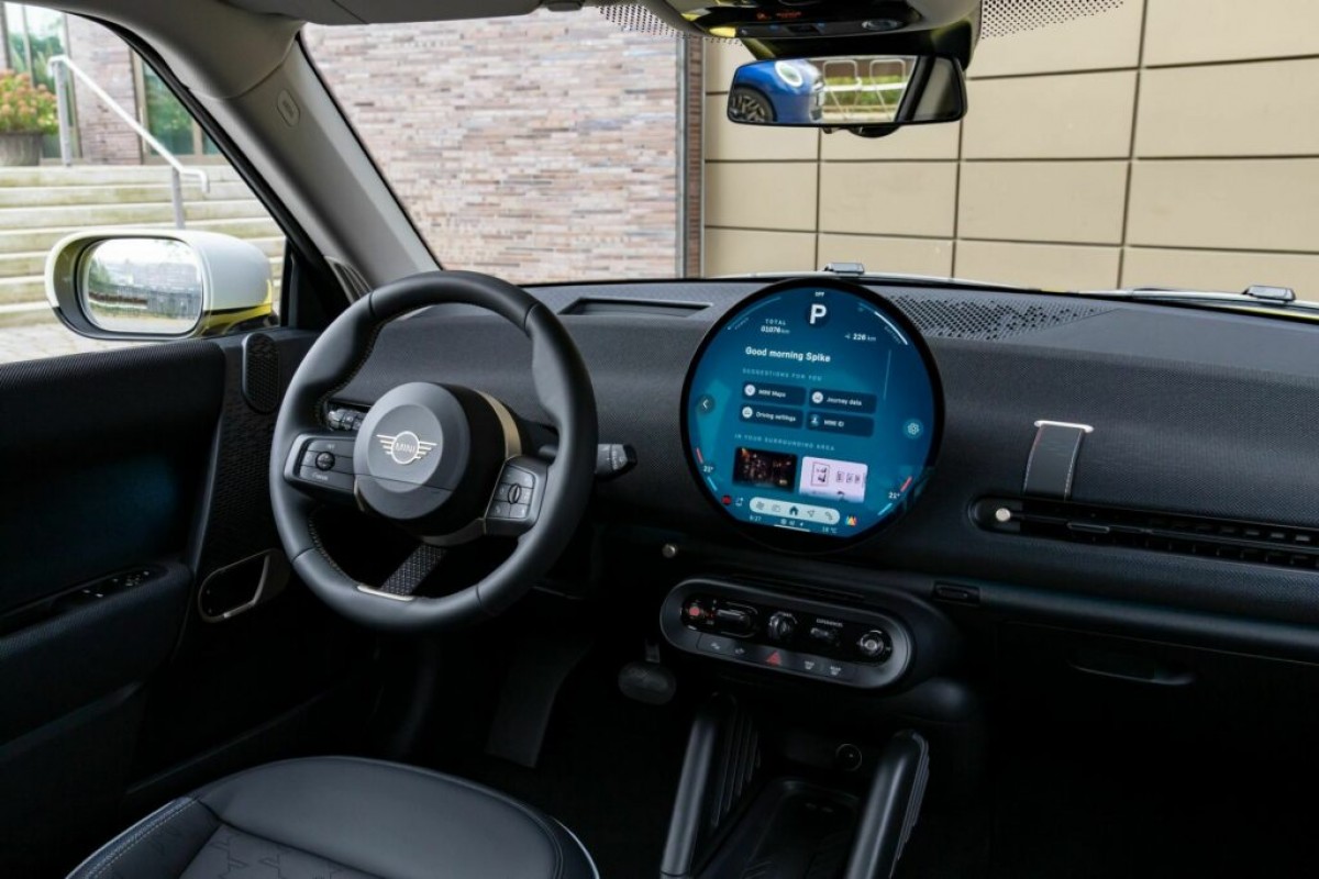 The new Mini Cooper E Classic trim takes the price down a notch - ArenaEV