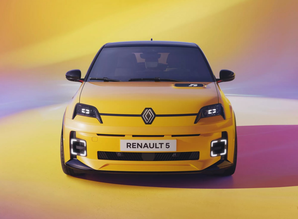 Renault 5 E-Tech Electric - the €25,000 EV icon we need now but will have to wait till 2025