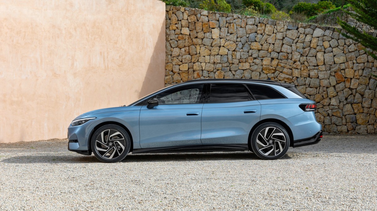 Volkswagen unveils the ID.7 Tourer, its first all-electric estate