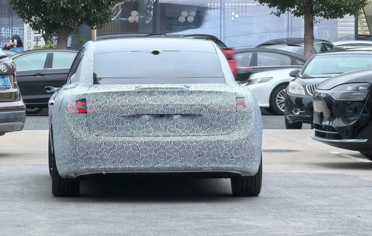 Spy shots of the new luxury EV from Huawei and BAIC