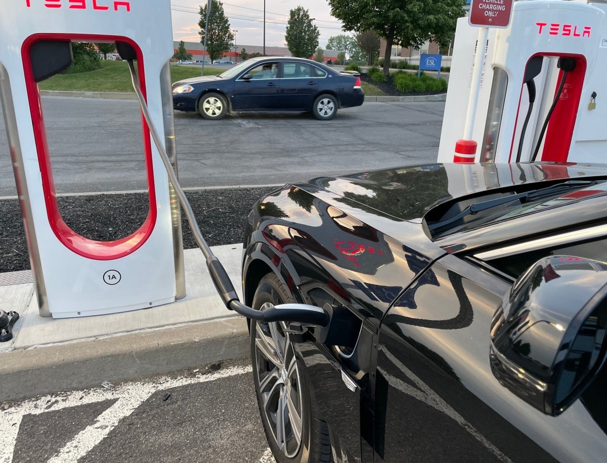 Tesla's Supercharger struggle - short cables and awkward parking for non-Tesla EVs