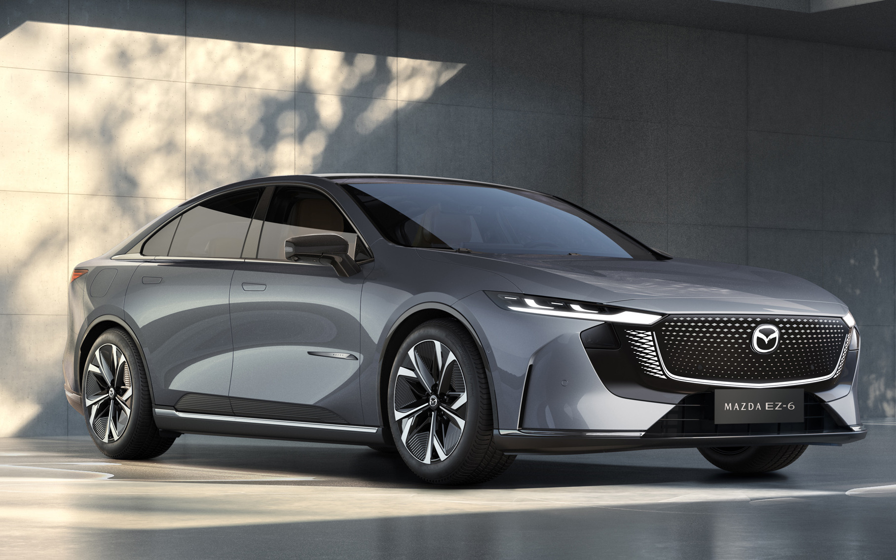 Mazda анонсирует концепт электрического седана EZ-6 и кроссовера ARATA