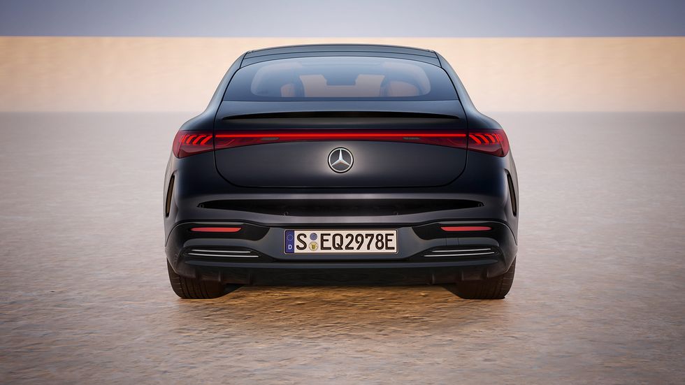 Mercedes-Benz EQS обновляется: увеличенный запас хода, обновленный внешний вид и дополнительная роскошь