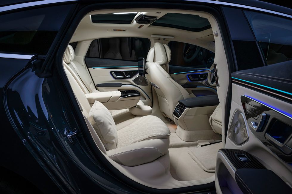 Der Mercedes-Benz EQS erhält eine Auffrischung: größere Reichweite, aktualisierte Optik und zusätzlicher Luxus