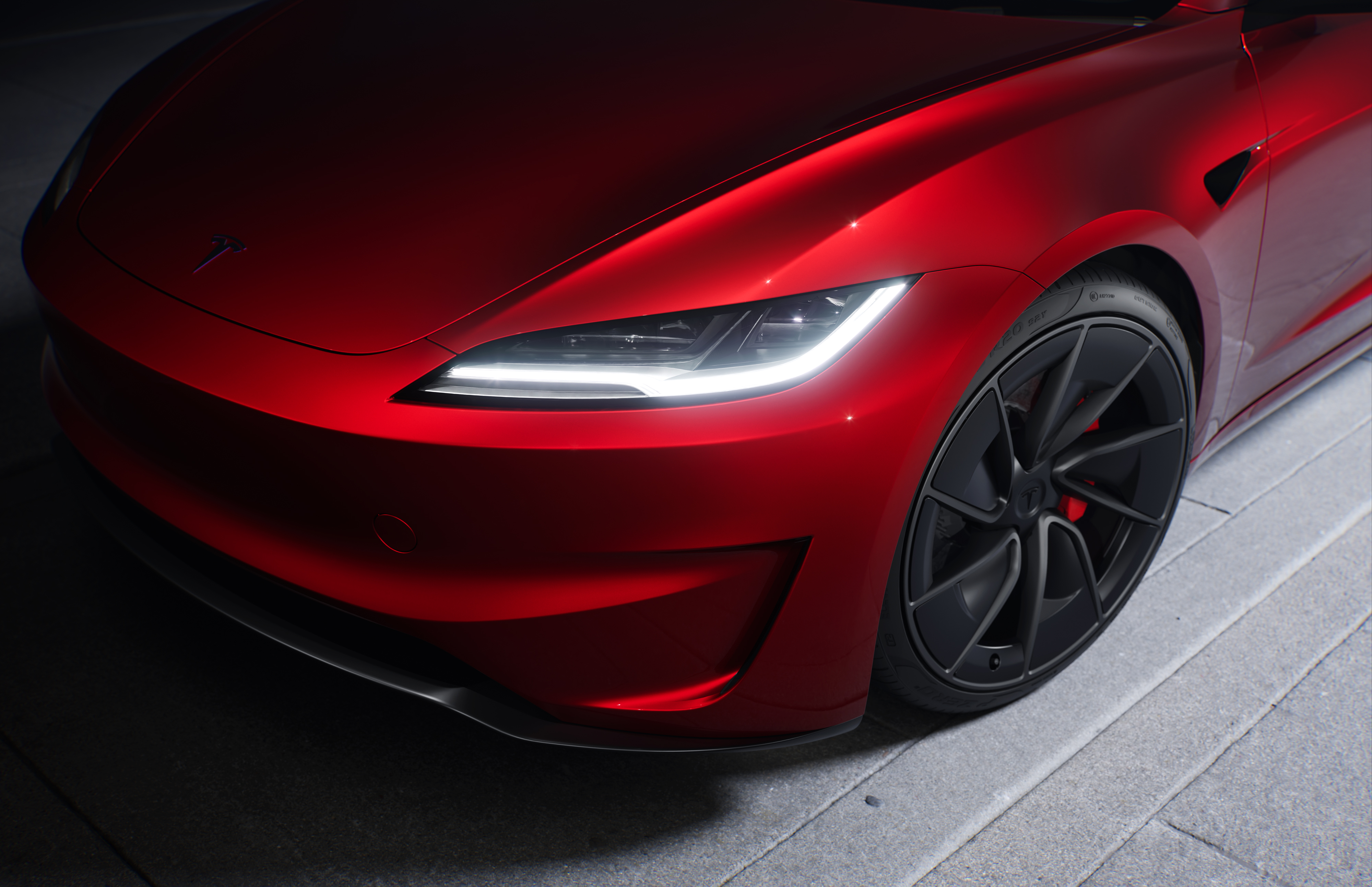 Das neue Tesla Model 3 Performance ist mit 510 PS endlich offiziell